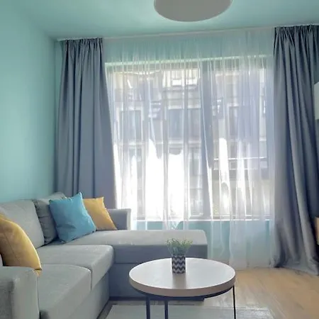 Designer Luxury 1bdr With Parking דירה